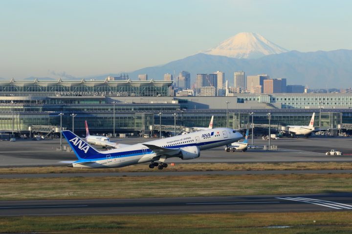 写真:JA825A